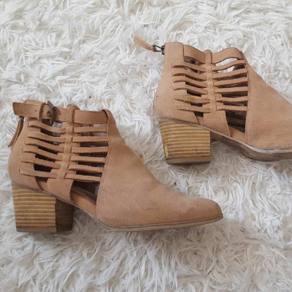 Sole Society Ankle Booties (Salmon)